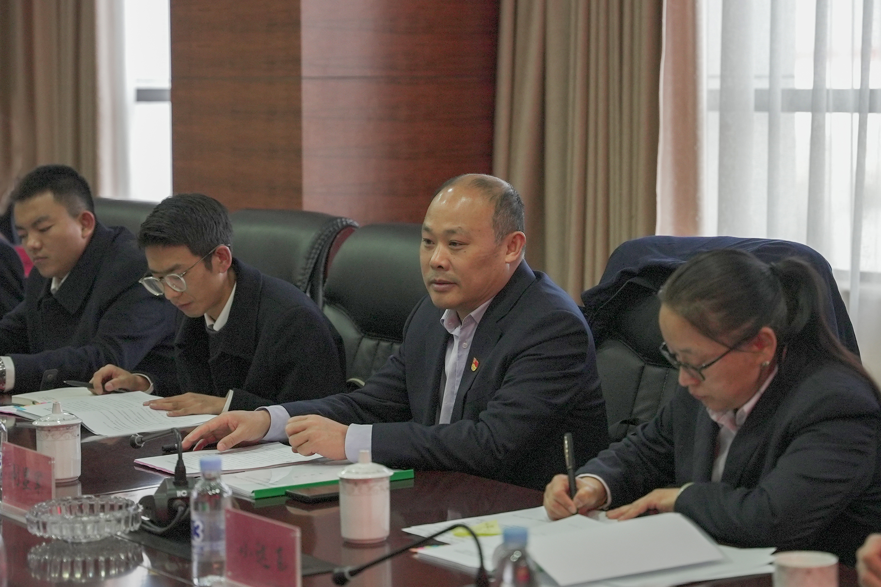 016381324445274970694829020 高争民爆民主生活会刘总.jpg