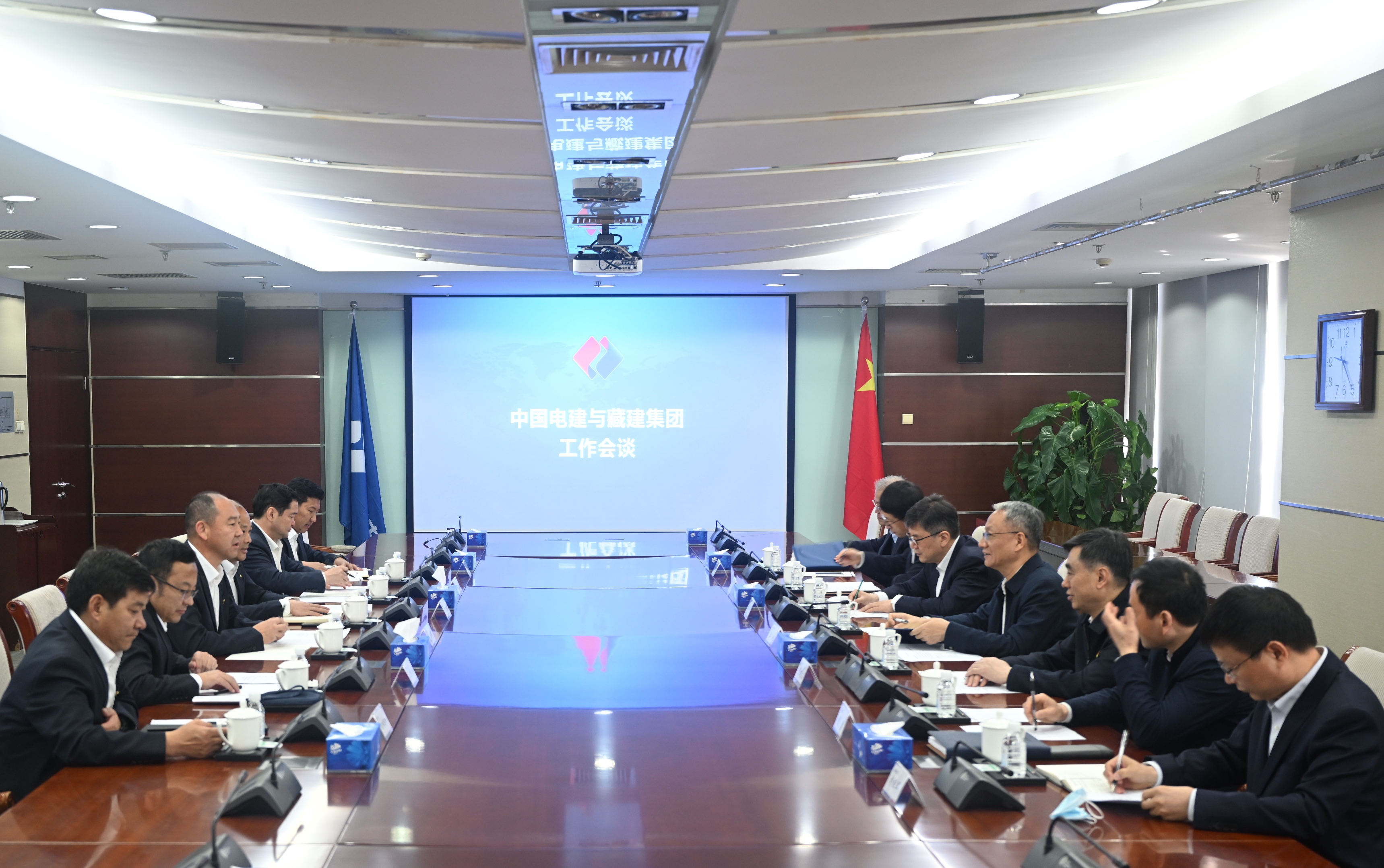 276381823001468299966530383 20230425_庄存伟一行拜访中国电建.jpg